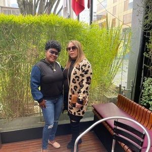 Meet your Posher, Angela